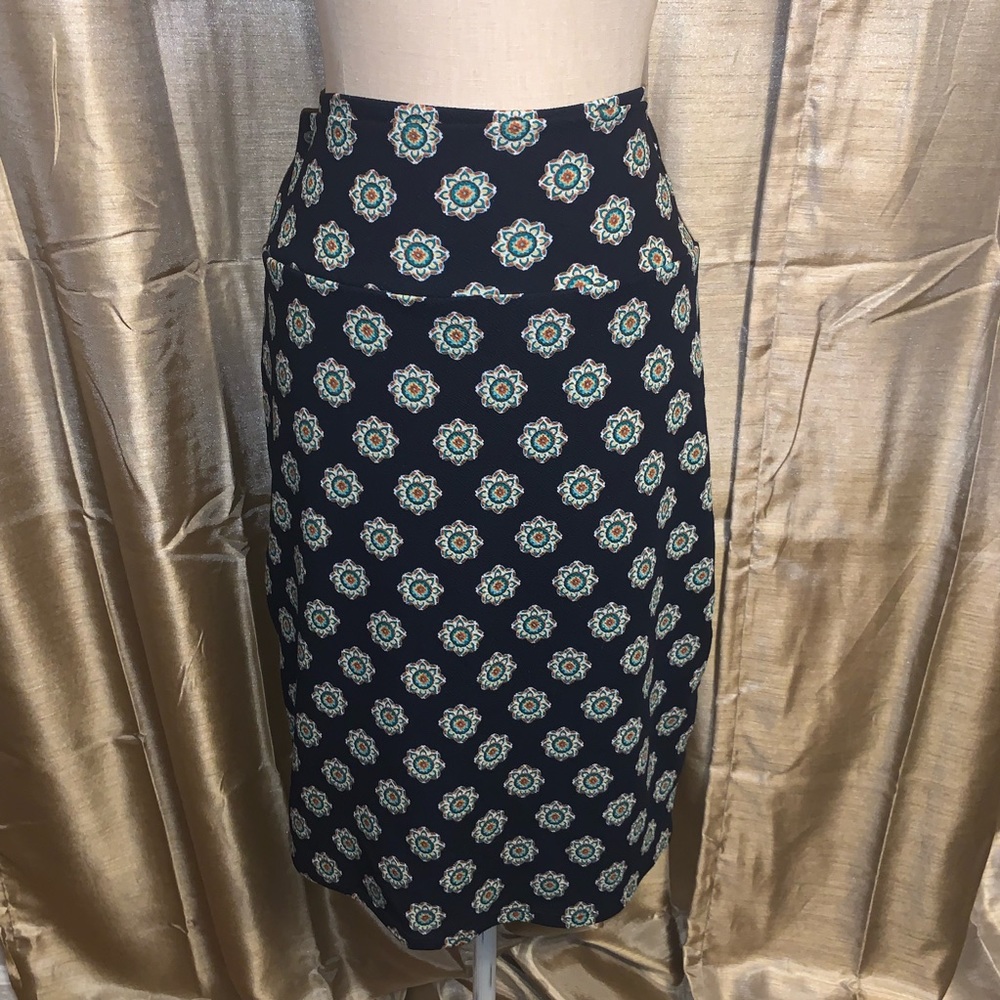 EUC Lularoe Cassie Medallion Blue skirt size XL